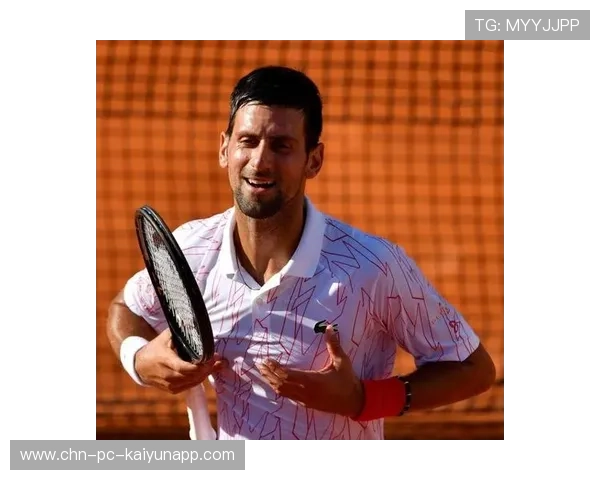 乔科维奇高吊球迫使对手回球出界：战术解读与日常训练的全景呈现