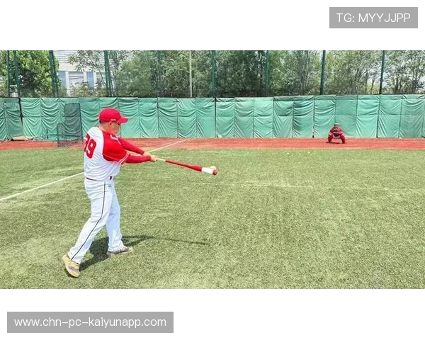 棒球青训计划在校园内建立常态化训练小组，青少年棒球训练